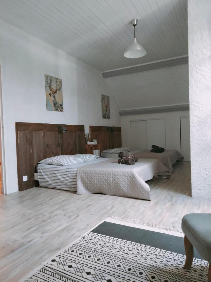Chambre Familiale Anna "Mon Lit Au Pre" , Jusqu'A 4 Adultes Et 2 Enfants Avec Piscine Familles, Couples Ou Femmes Seulement Pontours Zewnętrze zdjęcie