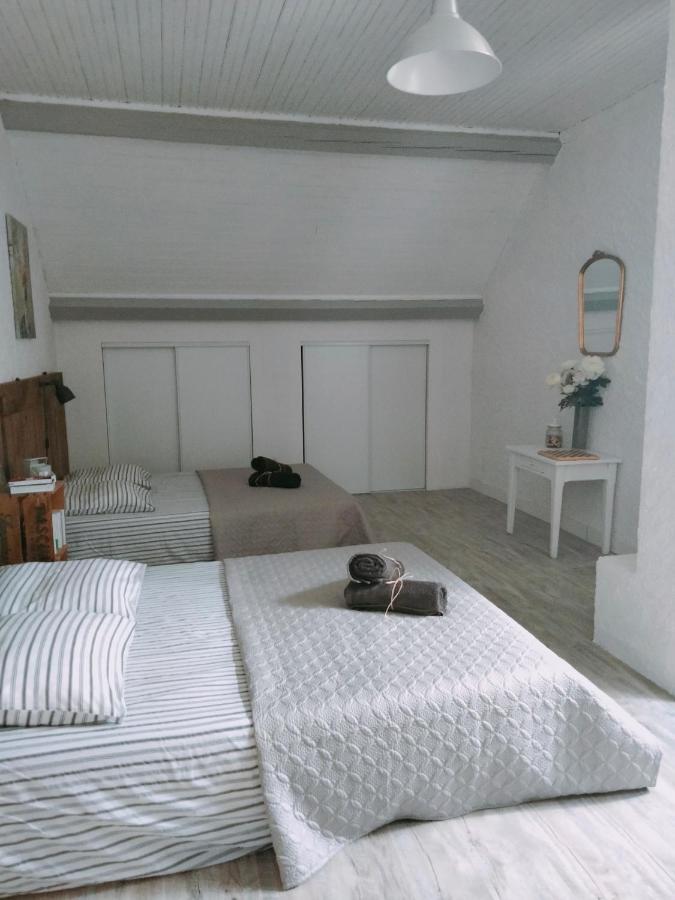 Chambre Familiale Anna "Mon Lit Au Pre" , Jusqu'A 4 Adultes Et 2 Enfants Avec Piscine Familles, Couples Ou Femmes Seulement Pontours Zewnętrze zdjęcie